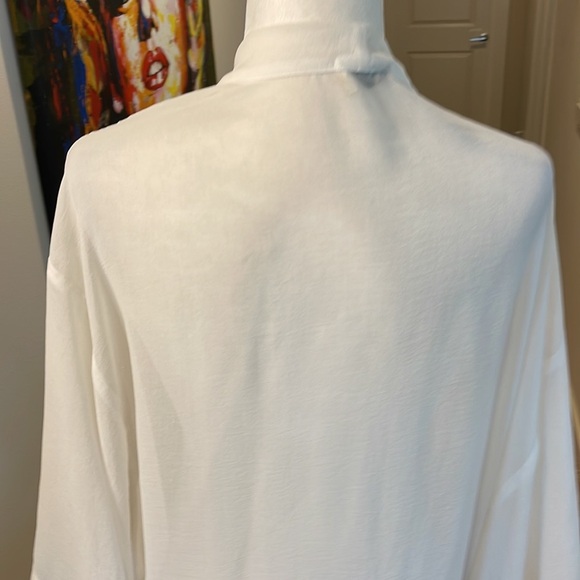 Show me your mumu white linen robe - Picture 5 of 6
